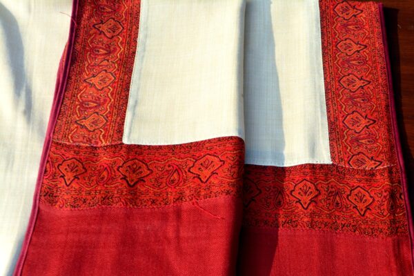 Kani Shawl with Scarlet Patch Border – Seashell - Image 3